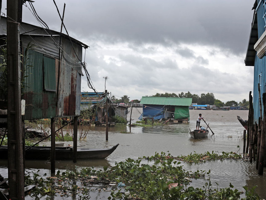 Làng chài nghèo khó là trung tâm thương mại tình dục trẻ em ở Campuchia