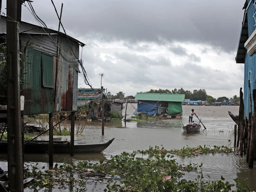 Làng chài nghèo khó là trung tâm thương mại tình dục trẻ em ở Campuchia