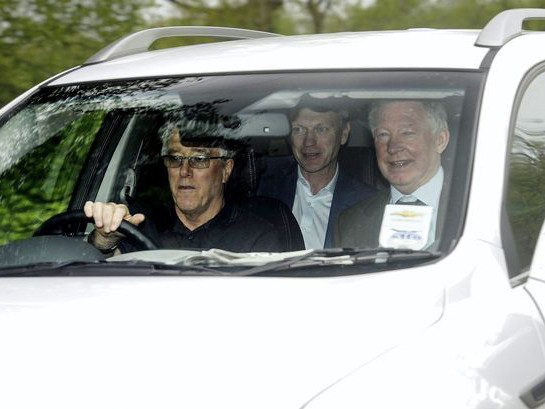 Sir Alex đưa Moyes tới làm quen tại MU