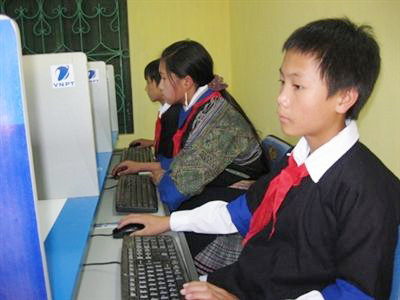 Thi Olympic tiếng Anh trên Internet năm 2011-2012