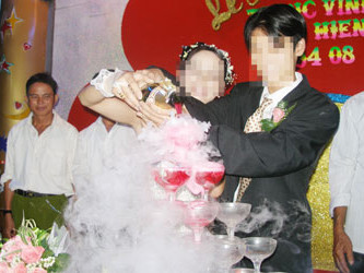 Nở rộ dịch vụ cho thuê ...bố mẹ, quan viên đám cưới