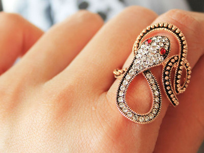 Độc đáo trang sức rắn – Phần II