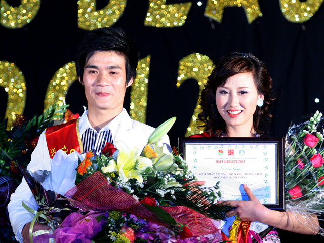 Lộ diện cặp đôi hoàn hảo Học viện Hành chính