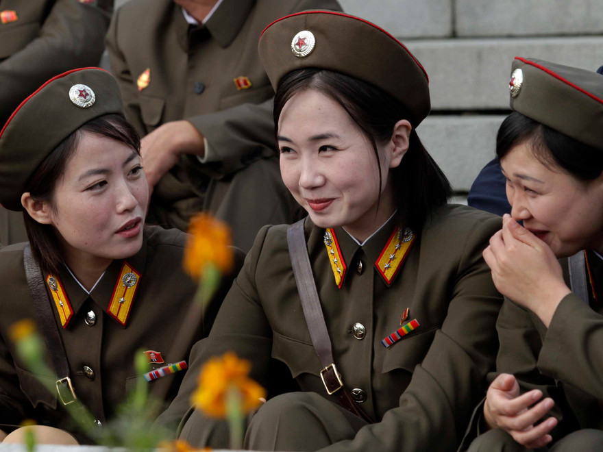 Phụ nữ ở thời nào, nước nào cũng muốn mình đẹp