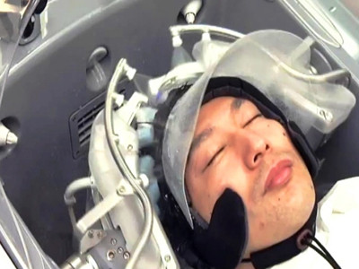 Độc đáo: Rô-bốt gội đầu