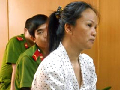 Nỗi lòng người đàn bà cầm 2 dao đâm chồng