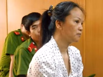 Nỗi lòng người đàn bà cầm 2 dao đâm chồng