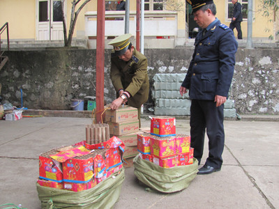 Nóng bỏng pháo lậu