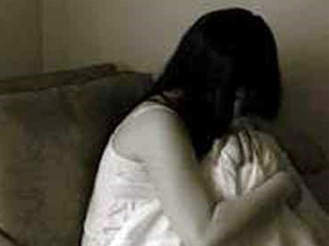 Học sinh lớp 2 bị bảo vệ dâm ô