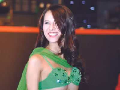 Chính thức cấm hát nhép, mặc phản cảm…