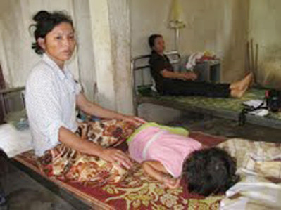 Mẹ con chị Tuyết tại bệnh viện