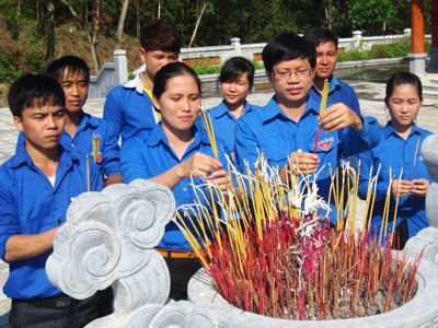 Tri ân Truông Bồn