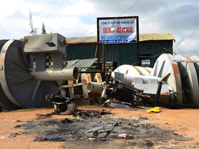 Hiện trường công ty bị đập phá Ảnh: Trường Nguyễn