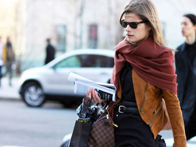 Quàng khăn 'chuẩn' cho mùa Thu Đông