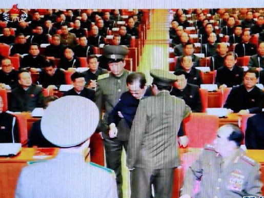 Ông Jang Song Thaek bị áp giải ra khỏi cuộc họp