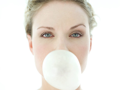 Nhai kẹo cao su bạc hà dễ tăng cân