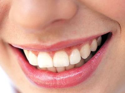 Vì sao chảy máu chân răng?