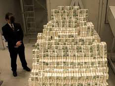 Trúng số hơn 924 tỉ đồng, bạn bè trở mặt