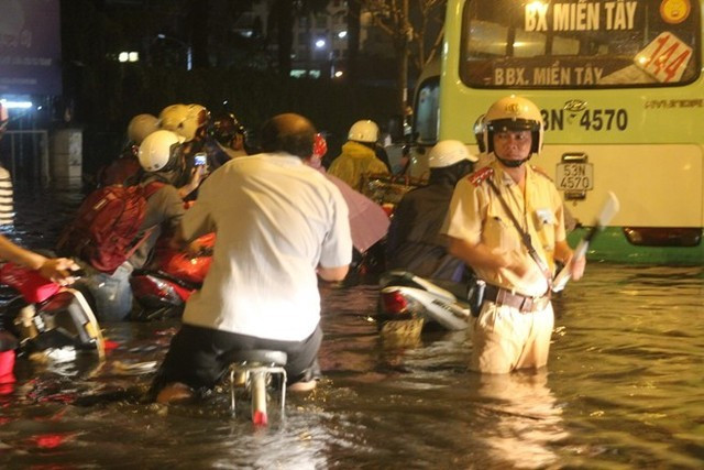 Thay lãnh đạo ở 4 công ty nhận lương 'khủng'