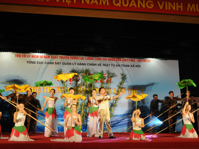 Khai mạc Hội diễn nghệ thuật quần chúng lần thứ nhất