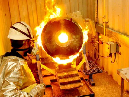 'Đột nhập' lò tinh luyện vàng trên núi