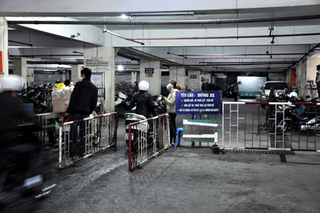 Hà Nội tăng phí gửi xe máy lên 5.000 đồng/lượt