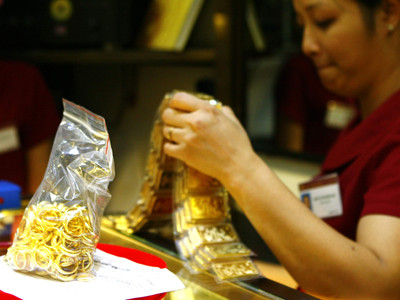 Bán vàng dự trữ quốc gia, rủi ro ai gánh?