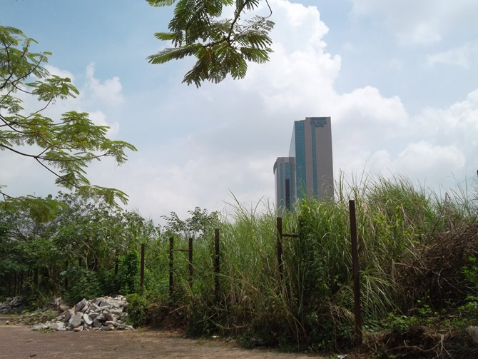 Chủ đầu tư tháo chạy khỏi ‘đất vàng’