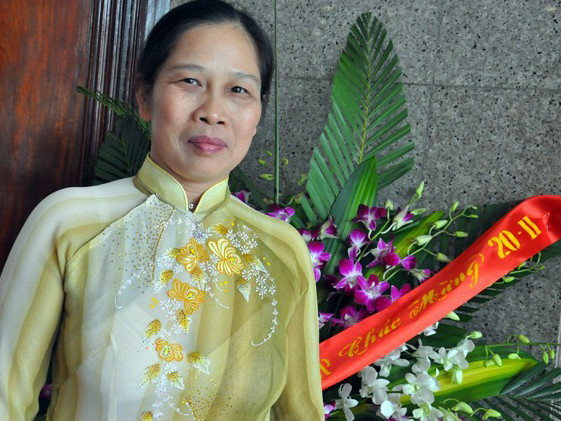 Tặng một rổ khoai lang cho cô giáo nhân 20/11