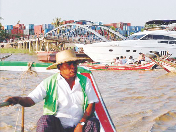 Myanmar, con đường mở cửa gập ghềnh