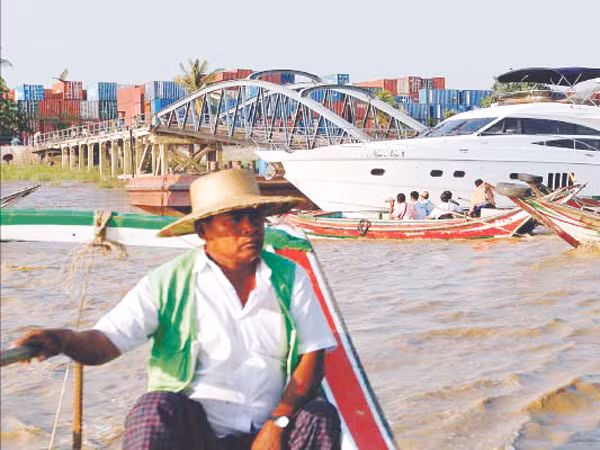 Myanmar, con đường mở cửa gập ghềnh