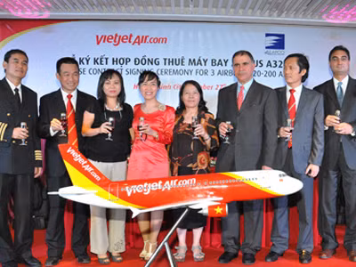 Thêm hàng không tư nhân, vé máy bay rẻ hơn tàu hoả