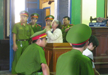 Tướng cướp lĩnh án tử và nỗi đau người mẹ