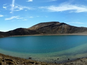 Phát hiện hồ nước tinh khiết gần bằng nước cất