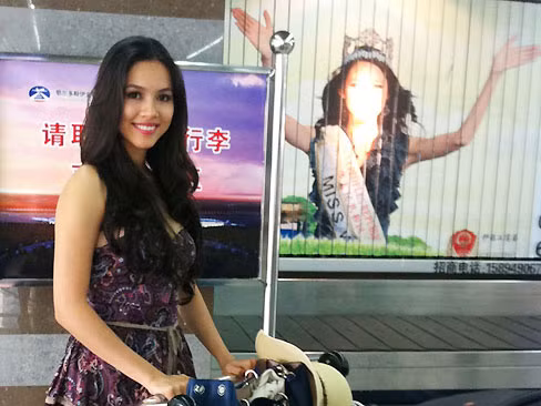 Hoàng My ngày đầu tiên tại Miss World