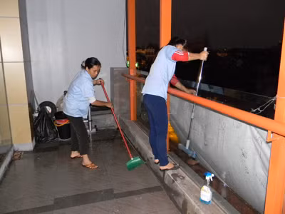 'Sốt' nghề trông nhà ngày Tết