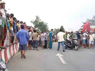 Bị xe cẩu kéo lê hơn 10 mét, một người chết