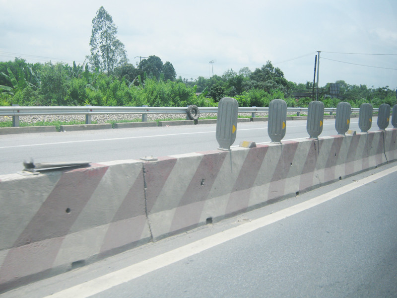 Các tấm chống lóa bị đánh cắp