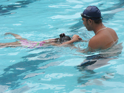 Mồ hôi đổ giữa trời dông