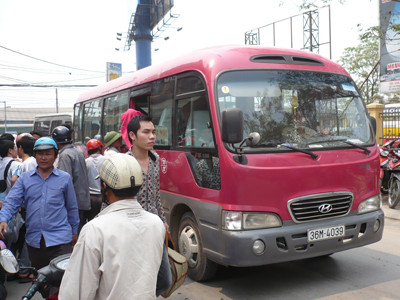 Dịp 2-9 các bến xe Hà Nội được lệnh huy động cả xe của DN vận tải Ảnh: Trọng Đảng