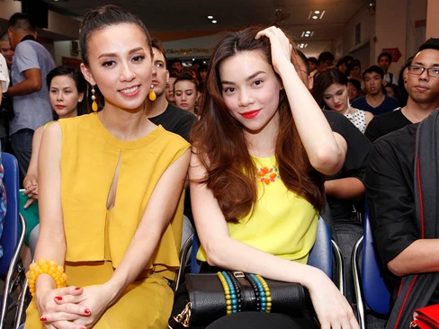 'Bạn gái' Đan Trường đụng hàng Hồ Ngọc Hà