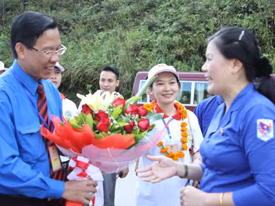 Lãnh đạo Đoàn TN hai nước Ảnh: M.T