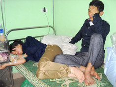 Chị Phương tại Bệnh viện Đa khoa Hợp Lực. Ảnh: Hoàng Lam