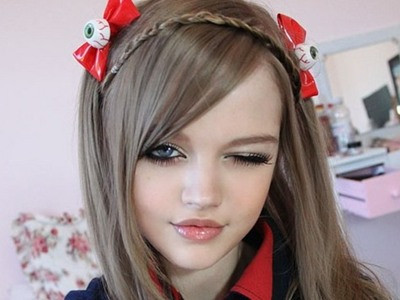Cô gái giống hệt búp bê Barbie hút hồn cư dân mạng