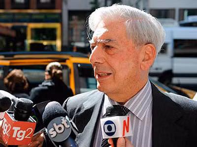 Nhà văn Mario Vargas Llosa hoàn toàn bất ngờ khi được biết đoạt giải Nobel văn chương năm nay
