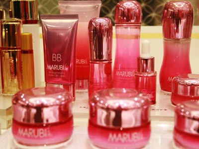 Quá nghiện mua sắm, một cô gái tự tử