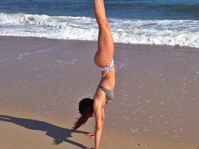 Cư dân mạng phát sốt vì cô gái nghiện tập thể dục