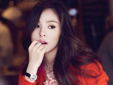 'Nữ hoàng sexy' thơ ngây và quyến rũ