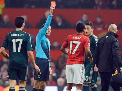 MU cay đắng rời cuộc chơi