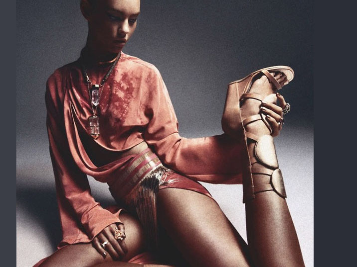 Siêu mẫu gây nhiều tranh cãi ở tuổi 14